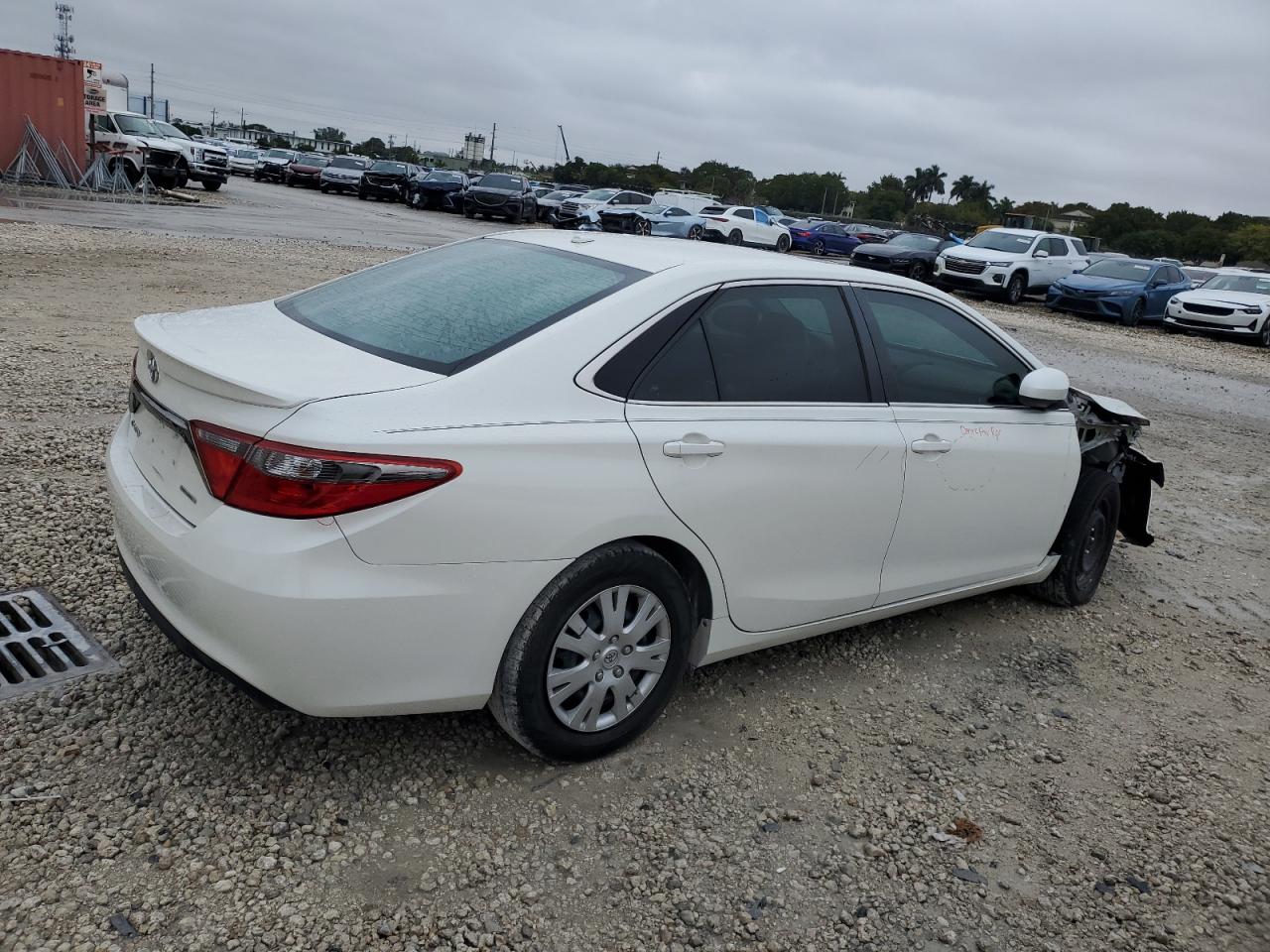 2016 Toyota Camry - Image 3