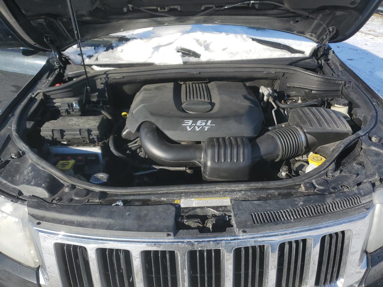 2012 Jeep Grand Cherokee - Image 13