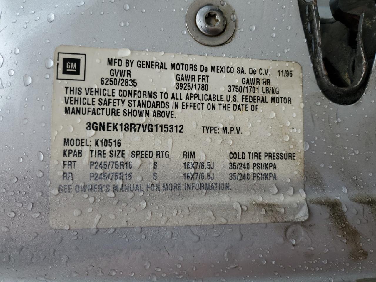 1997 Chevrolet Tahoe - Image 13