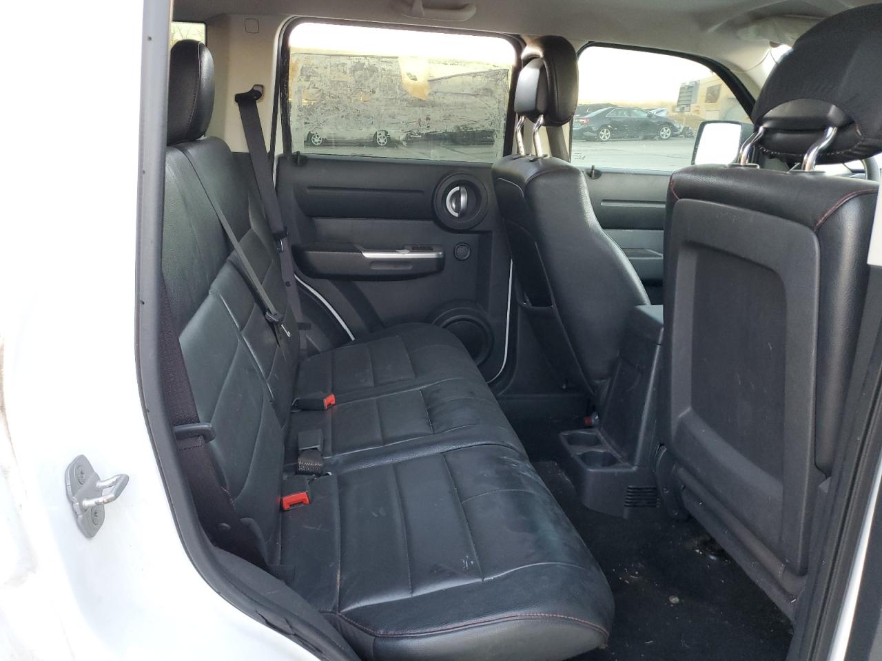 2011 Dodge Nitro - Image 11