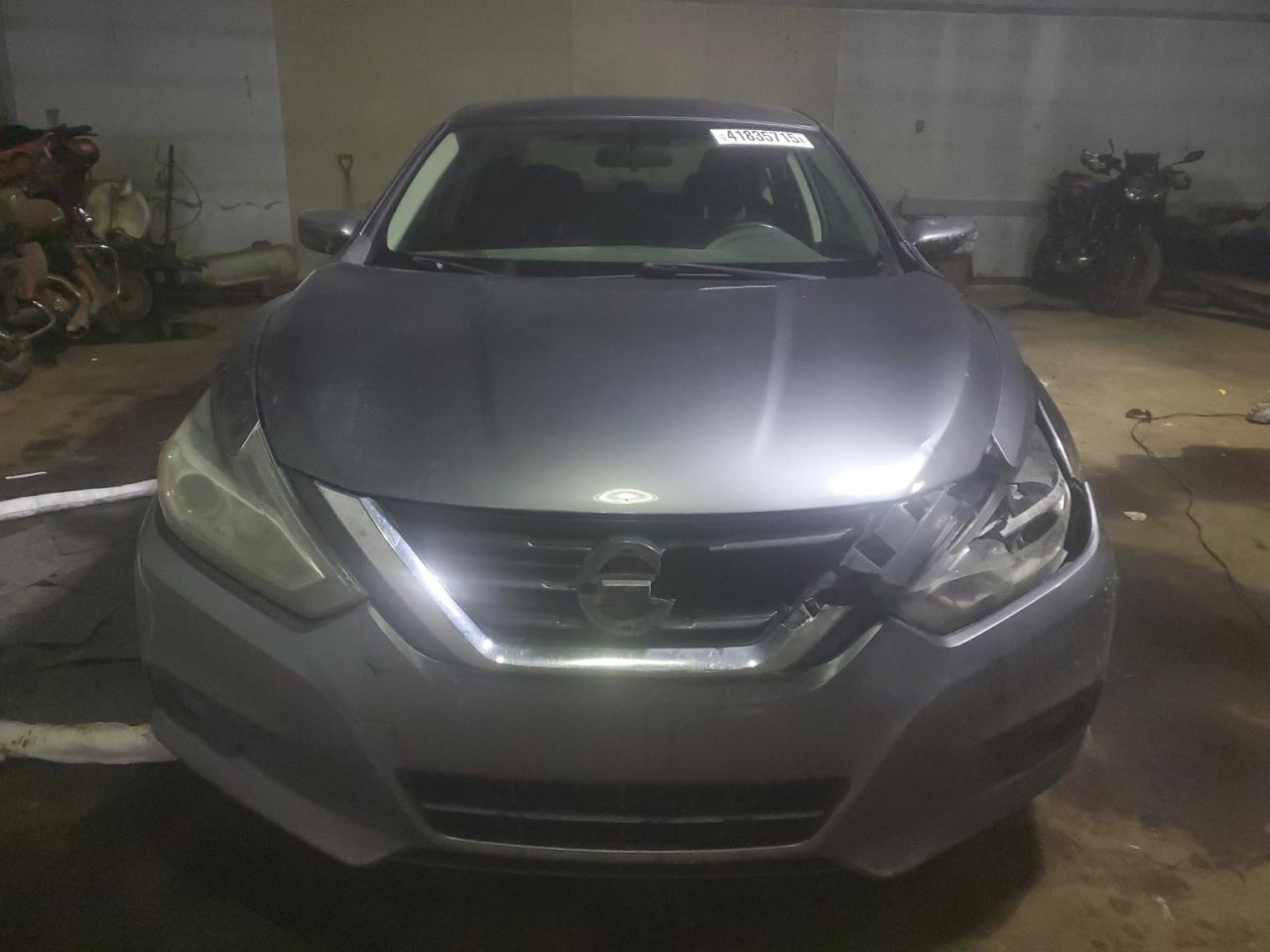 2017 Nissan Altima - Image 5
