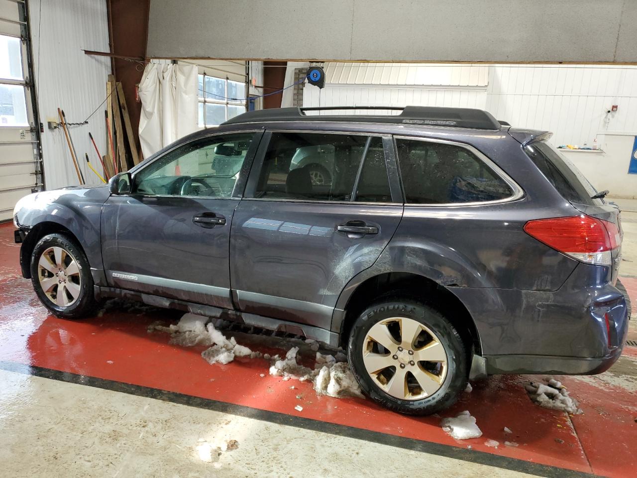 2010 Subaru Outback - Image 2