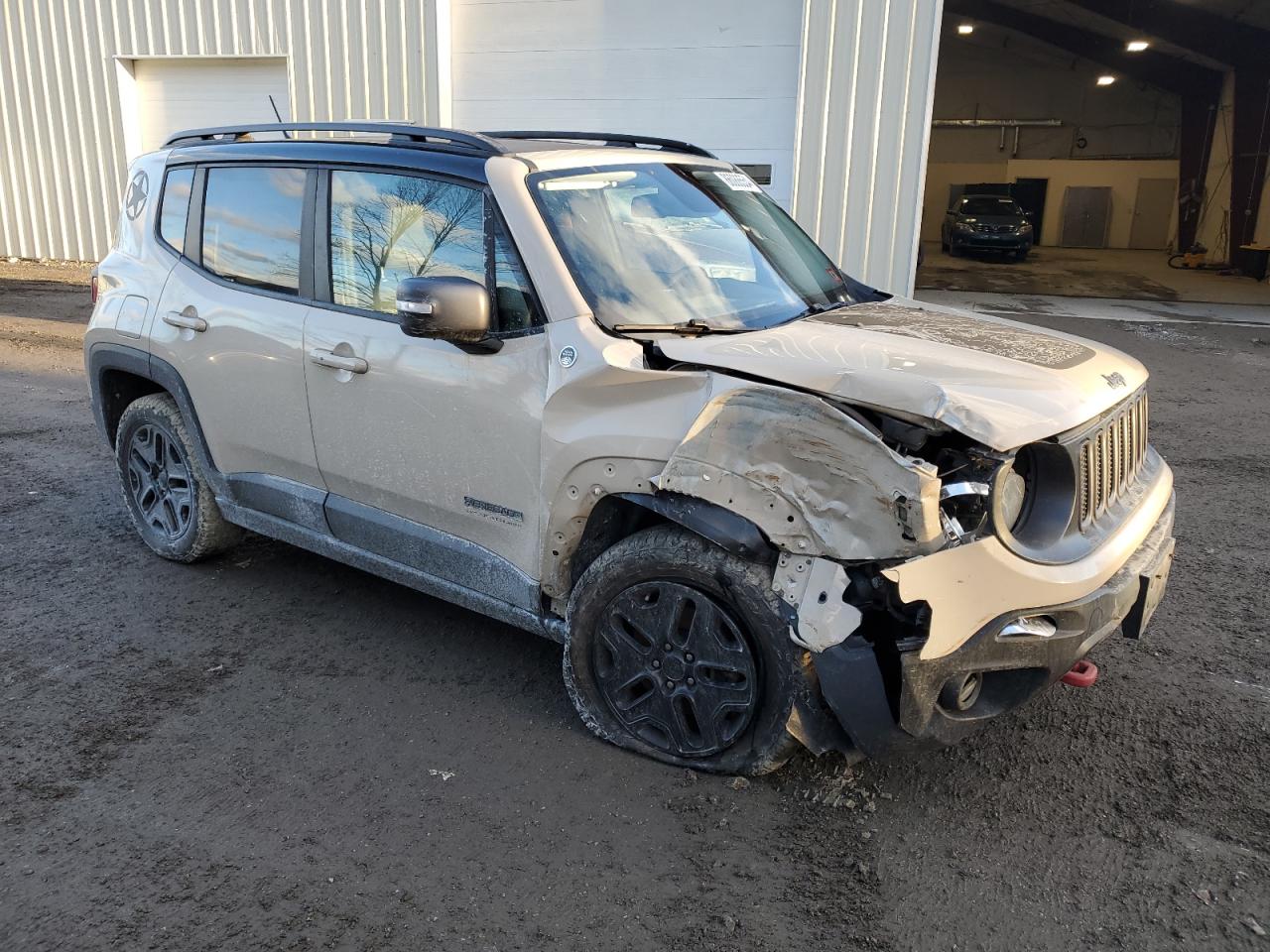 VIN ZACCJBCB3HPF01649 2017 JEEP RENEGADE no.4