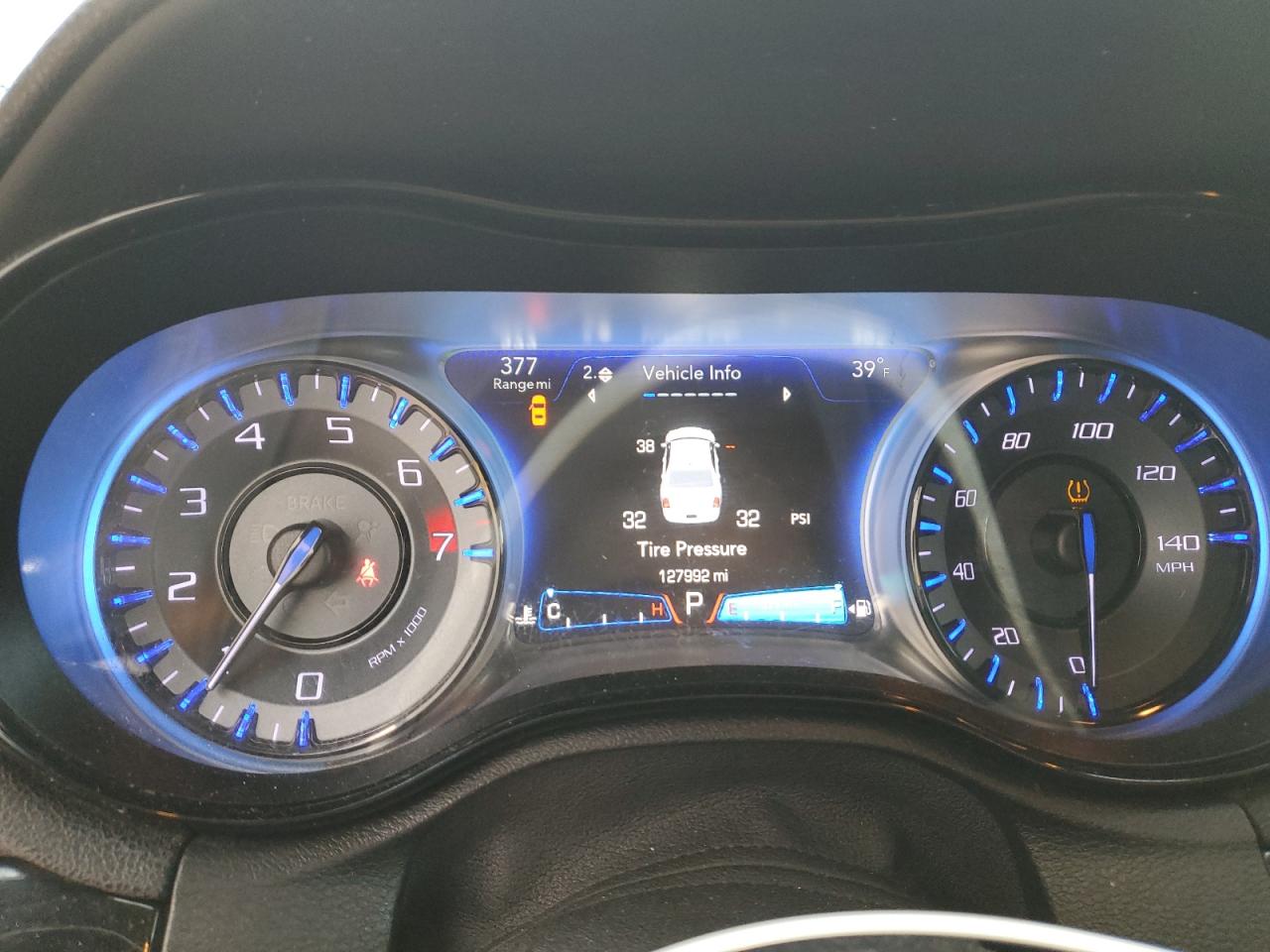 2017 Chrysler 300 - Image 9
