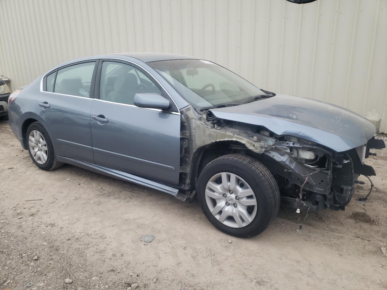 2010 Nissan Altima - Image 4