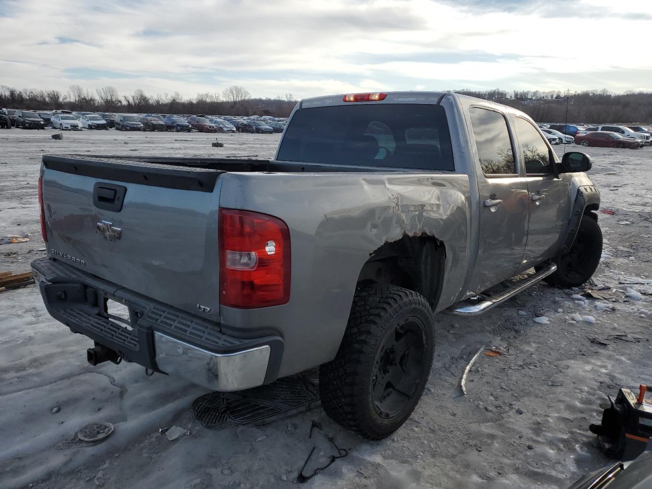 2008 Chevrolet Silverado - Image 3