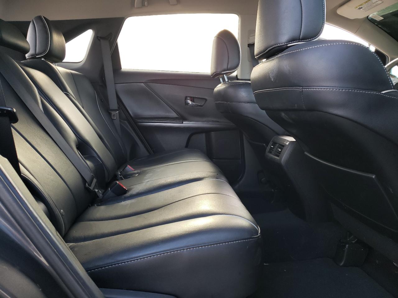 2015 Toyota Venza - Image 11