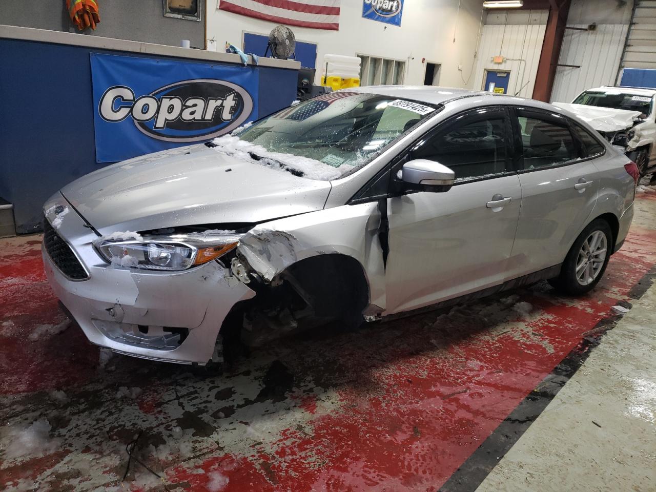 VIN 1FADP3F27FL217467 2015 FORD FOCUS no.1