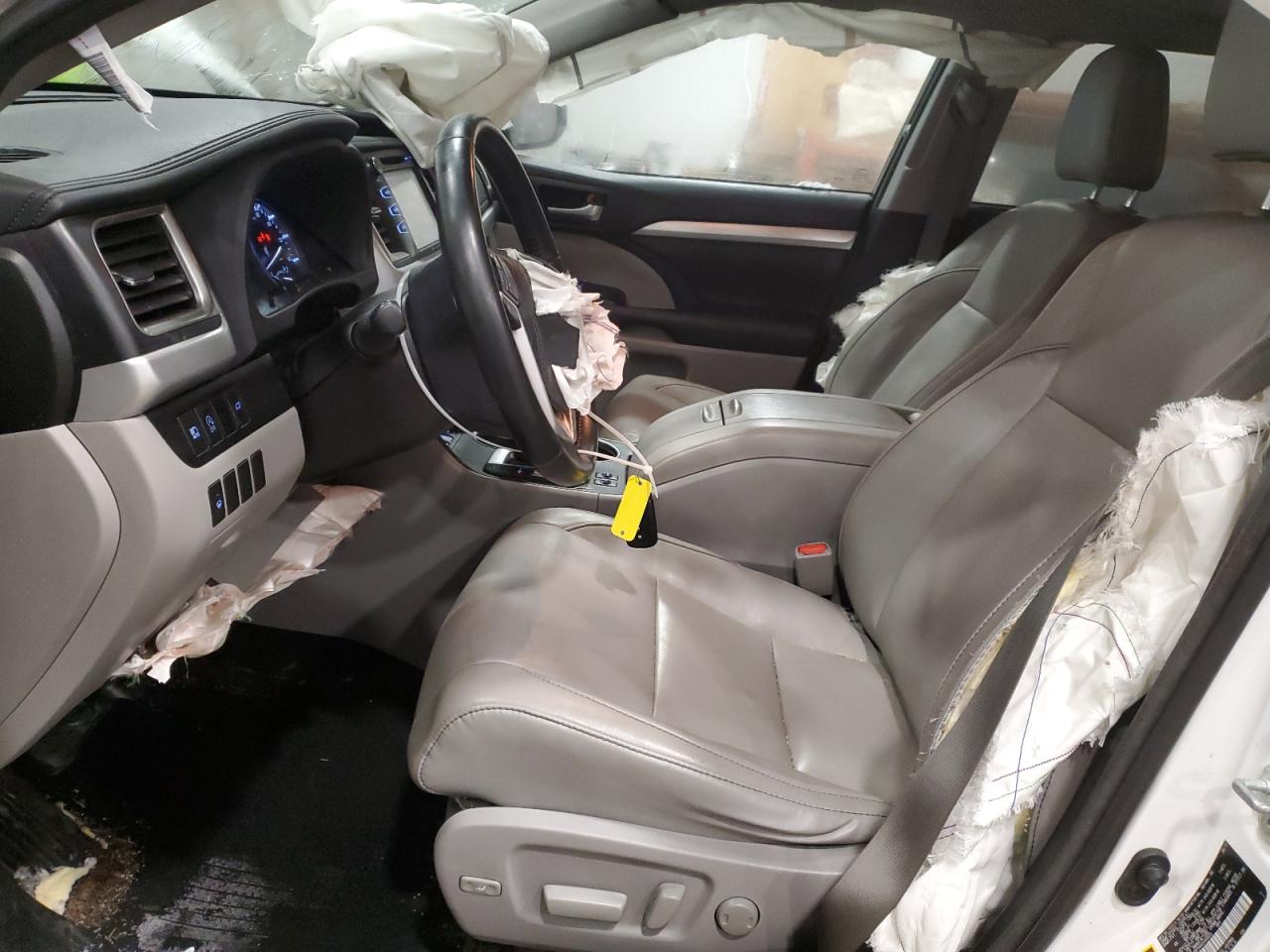 2017 Toyota Highlander - Image 7