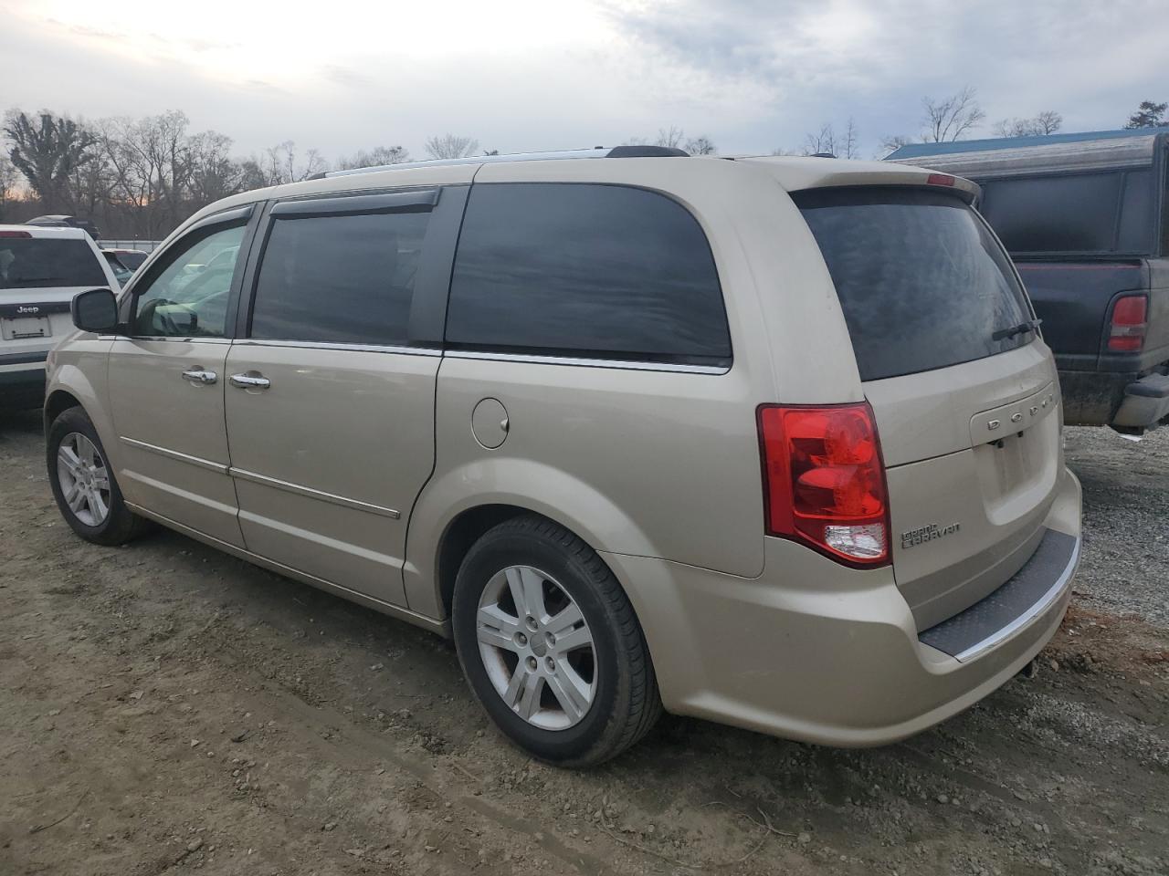 2013 Dodge Caravan - Image 2