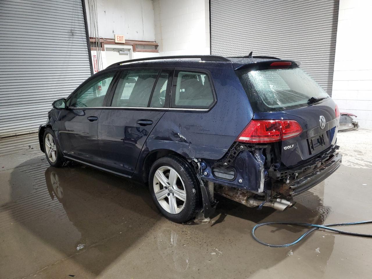 2015 Volkswagen Golf - Image 2