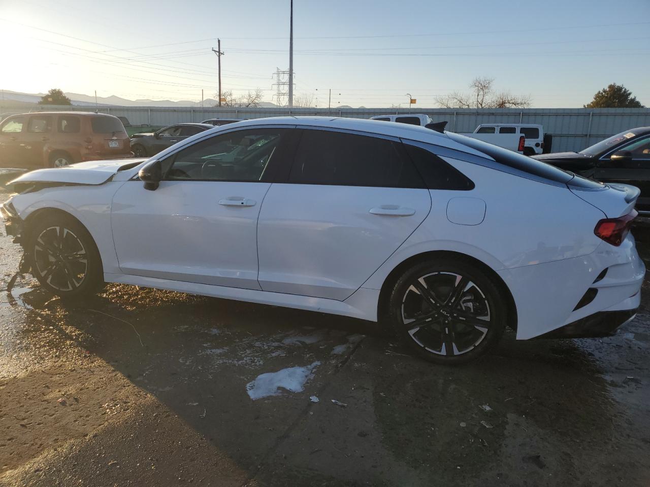 2022 Kia K5 - Image 2