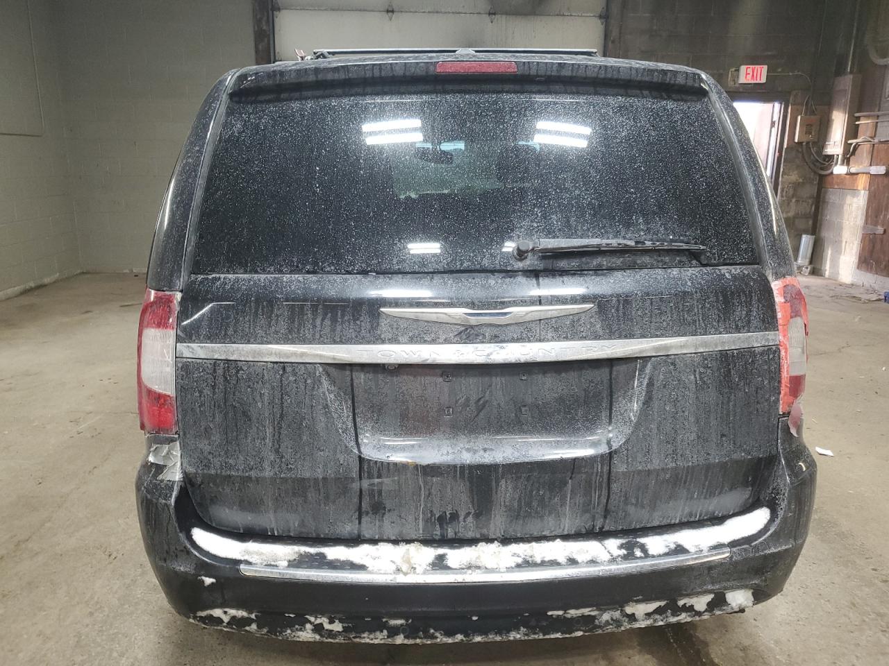 2014 Chrysler Town & Country - Image 6