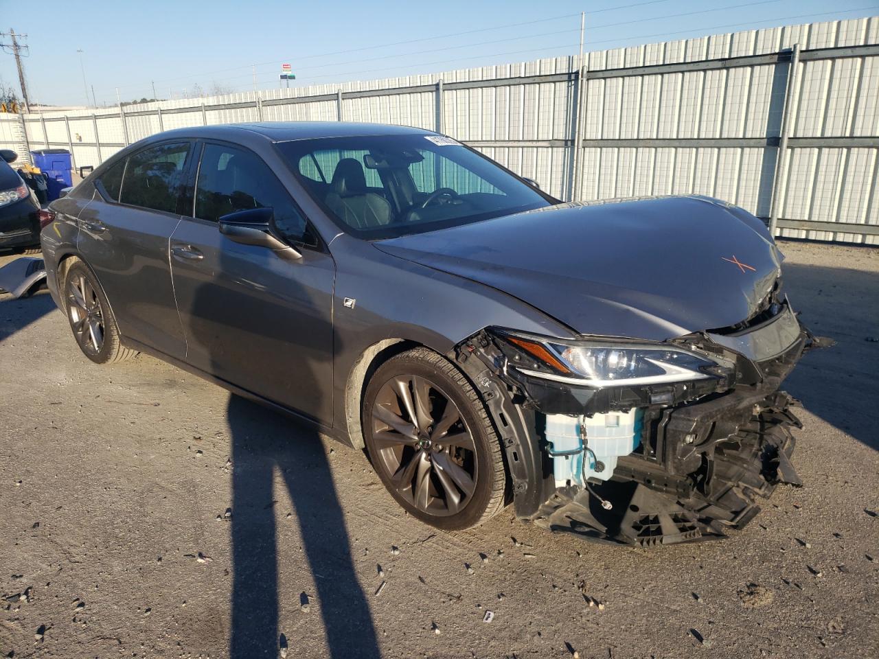 2019 Lexus ES - Image 4