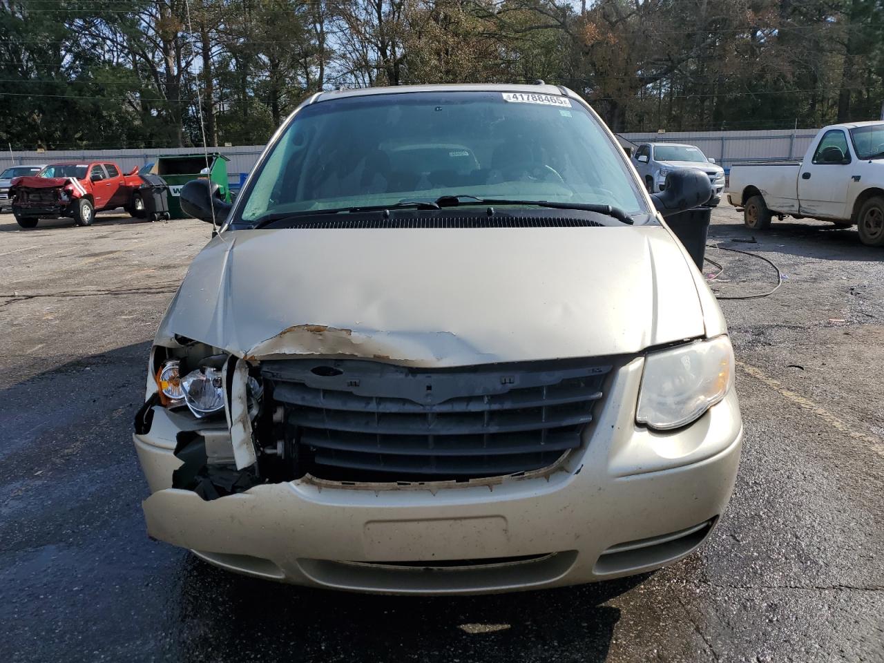 2005 Chrysler Town & Country - Image 5