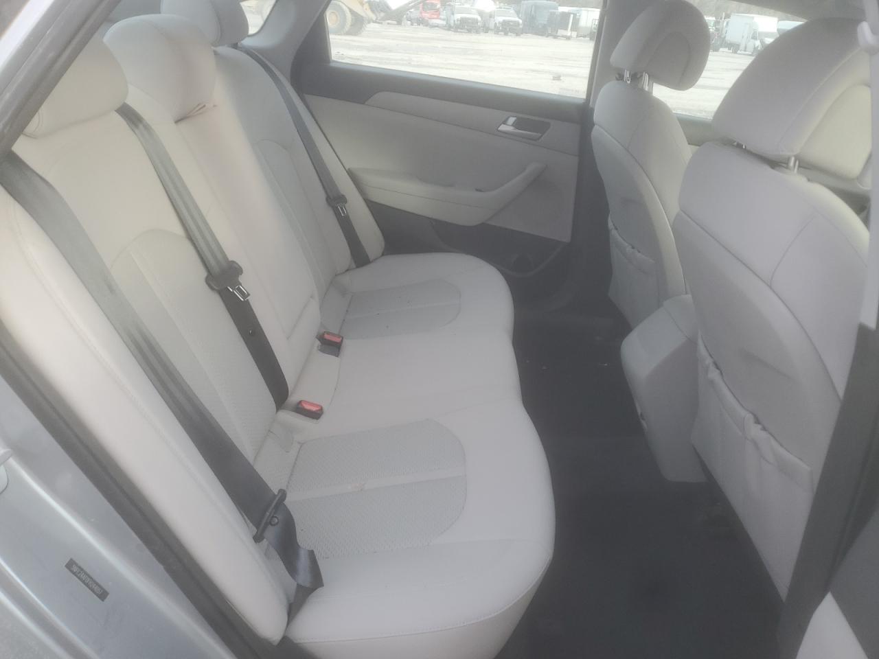 2015 Hyundai Sonata - Image 11