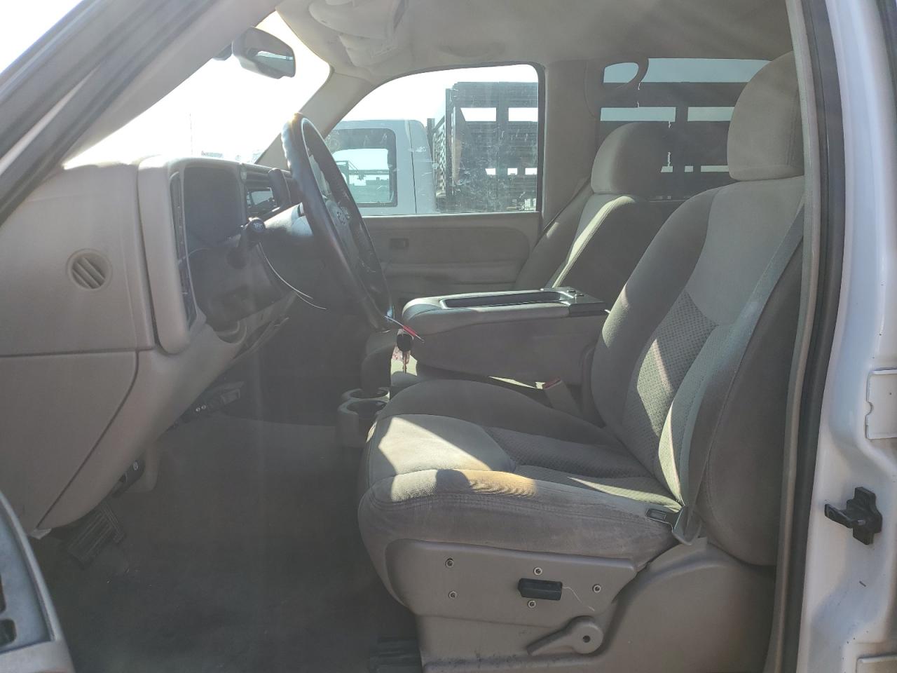 2003 Chevrolet Silverado - Image 7