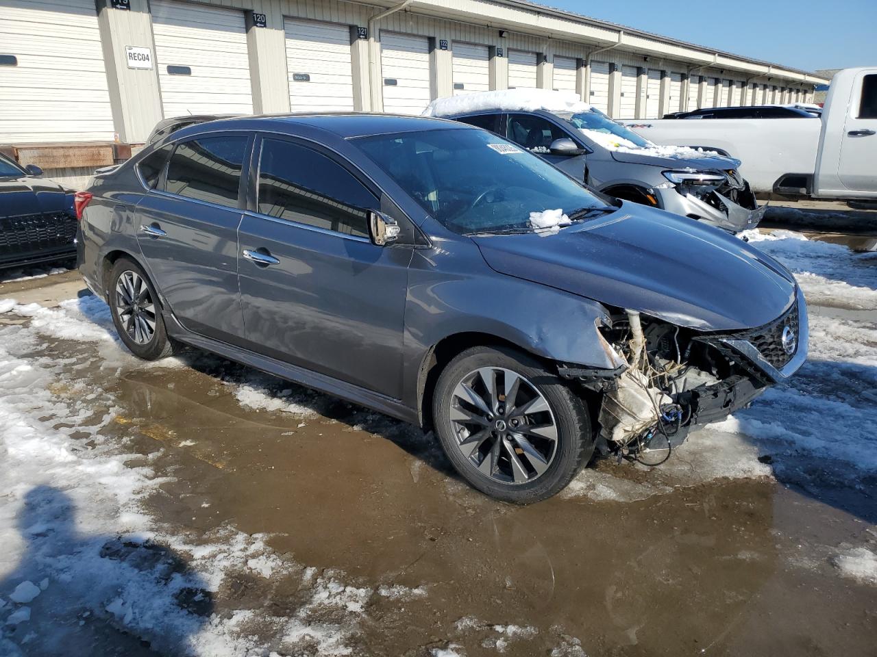 VIN 3N1AB7AP7KY299601 2019 NISSAN SENTRA no.4