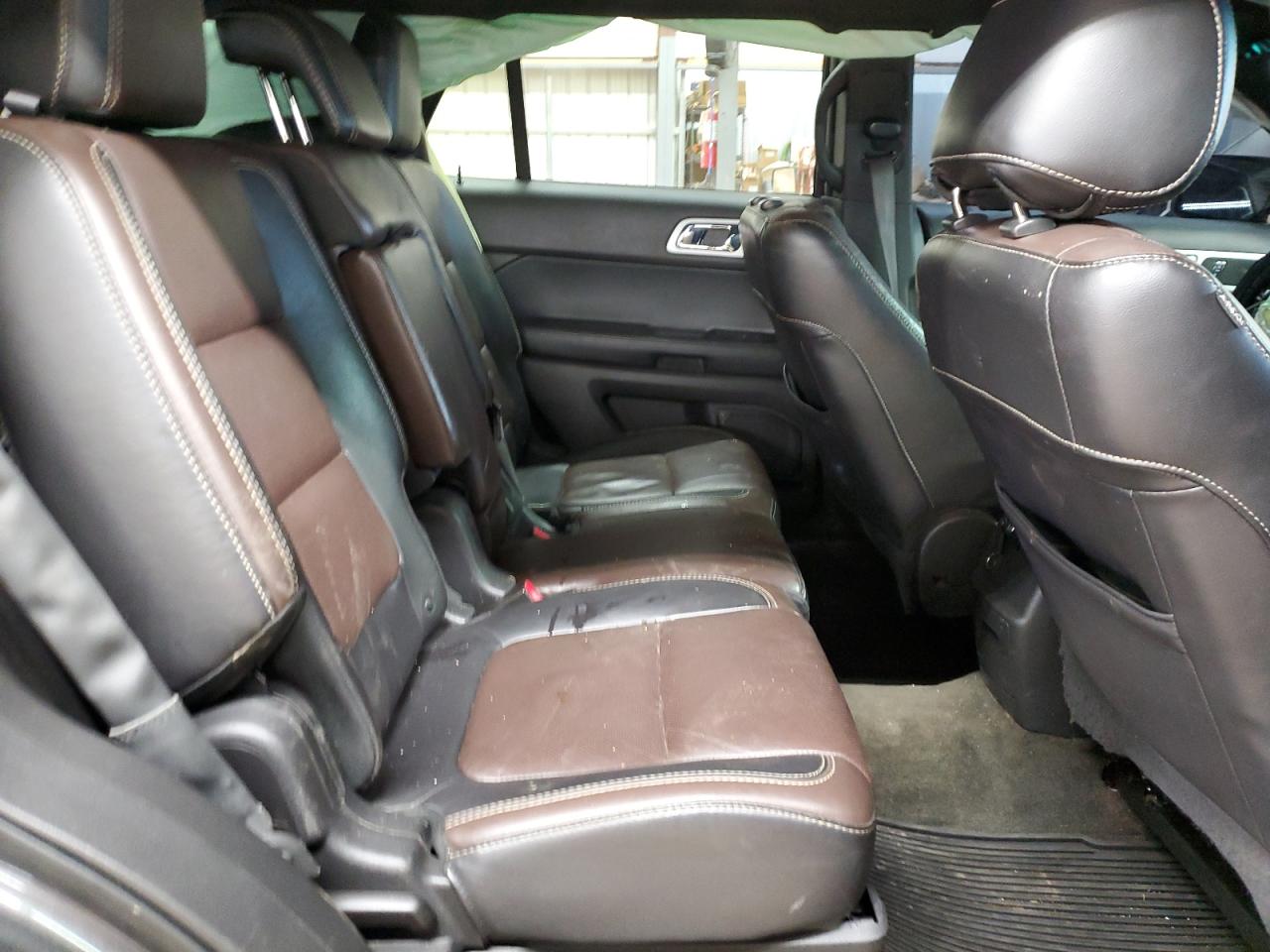 2015 Ford Explorer - Image 12