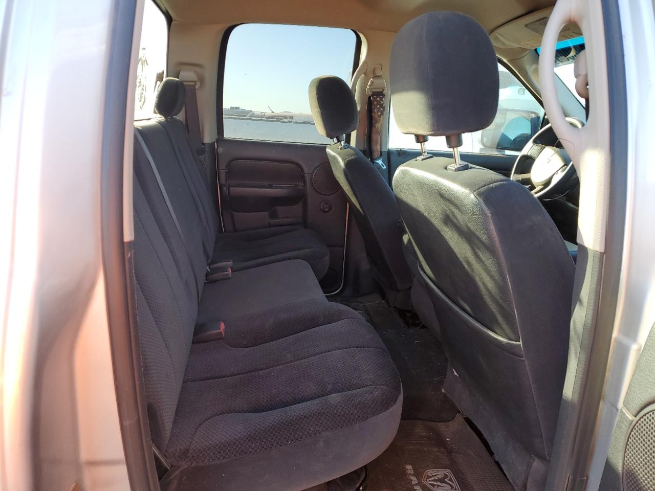 2005 Dodge RAM - Image 10