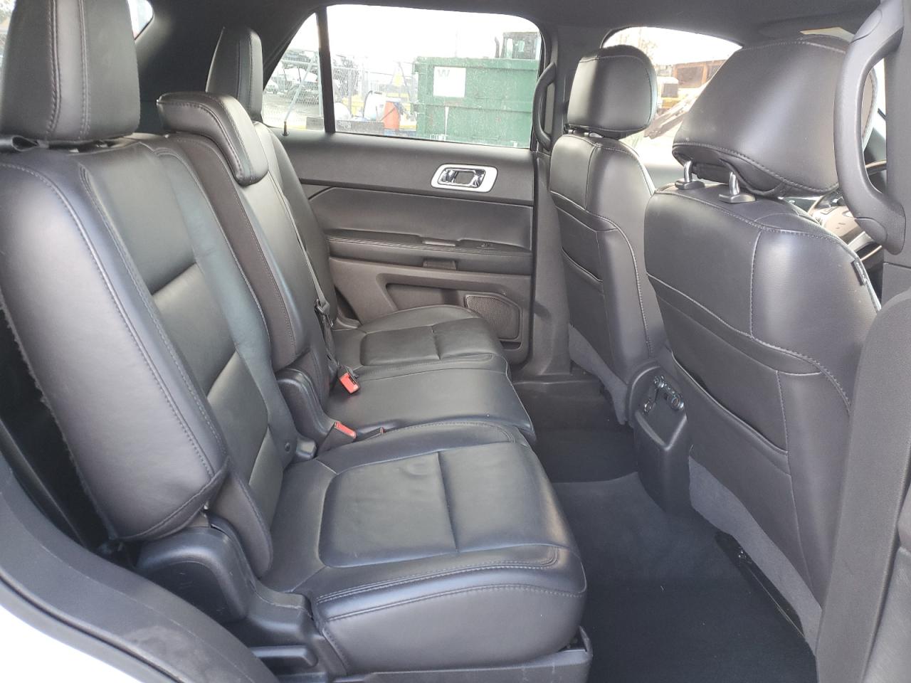 2015 Ford Explorer - Image 10