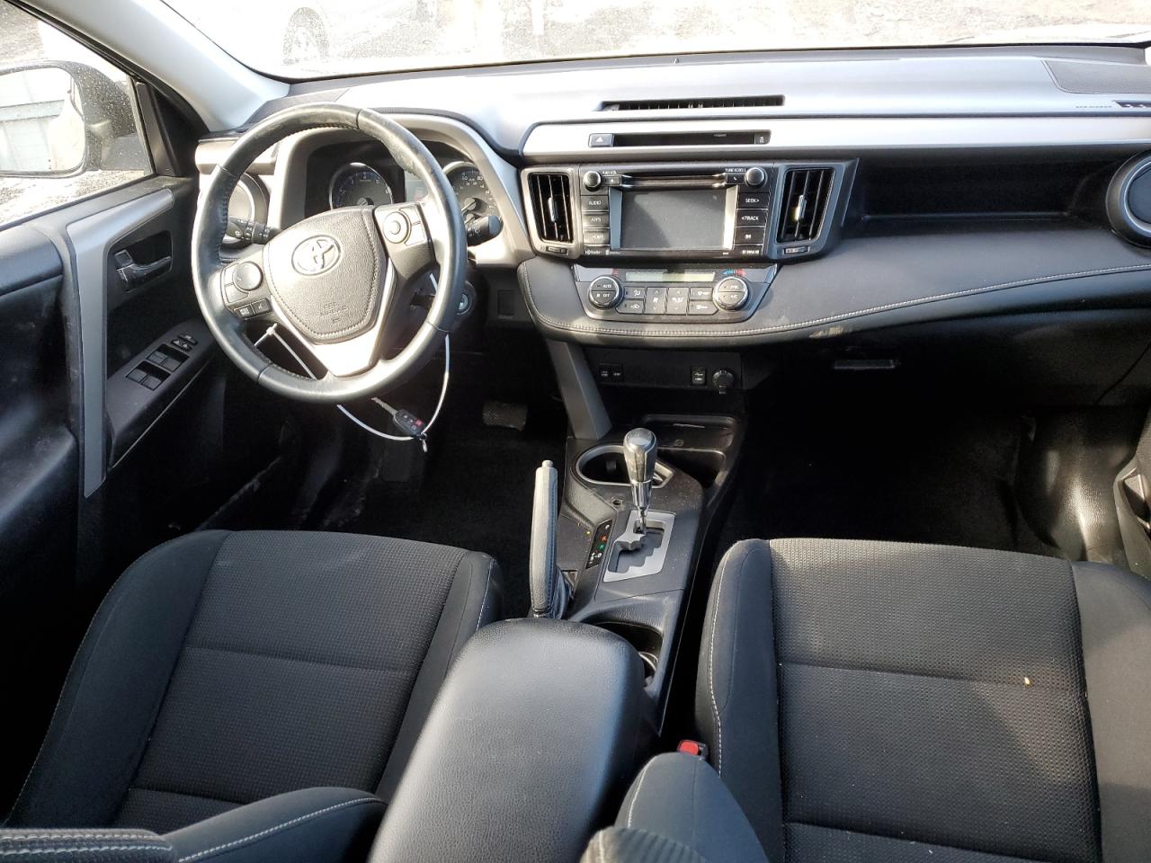 2016 Toyota RAV 4 - Image 8