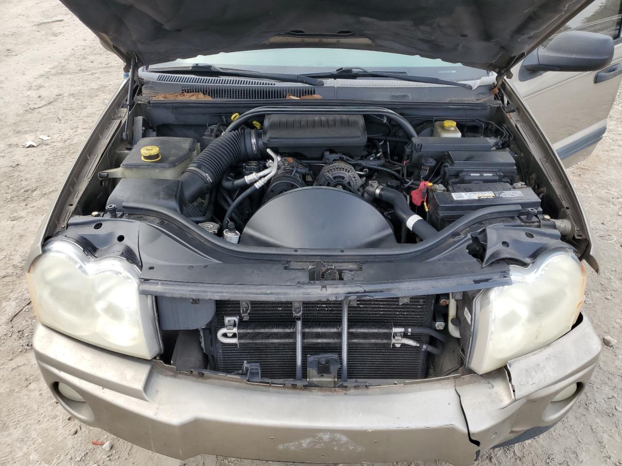2005 Jeep Grand Cherokee - Image 11