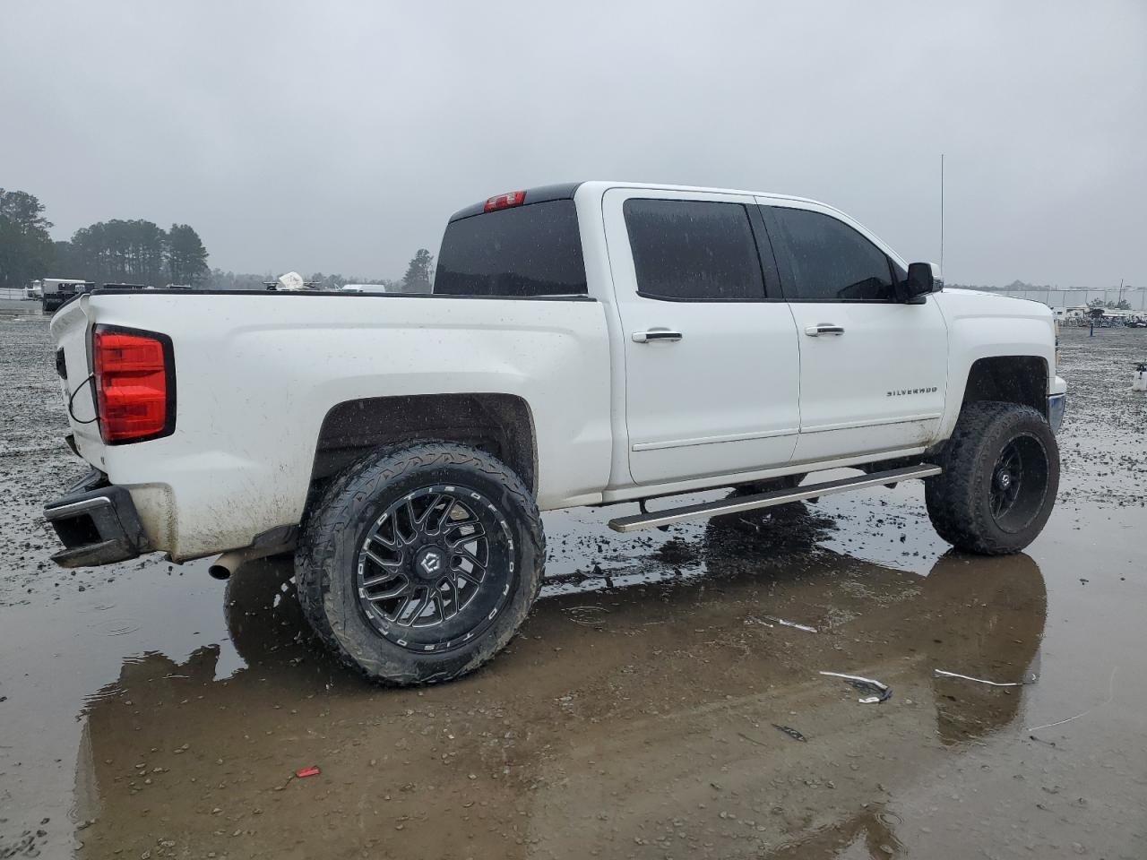 2015 Chevrolet Silverado - Image 3