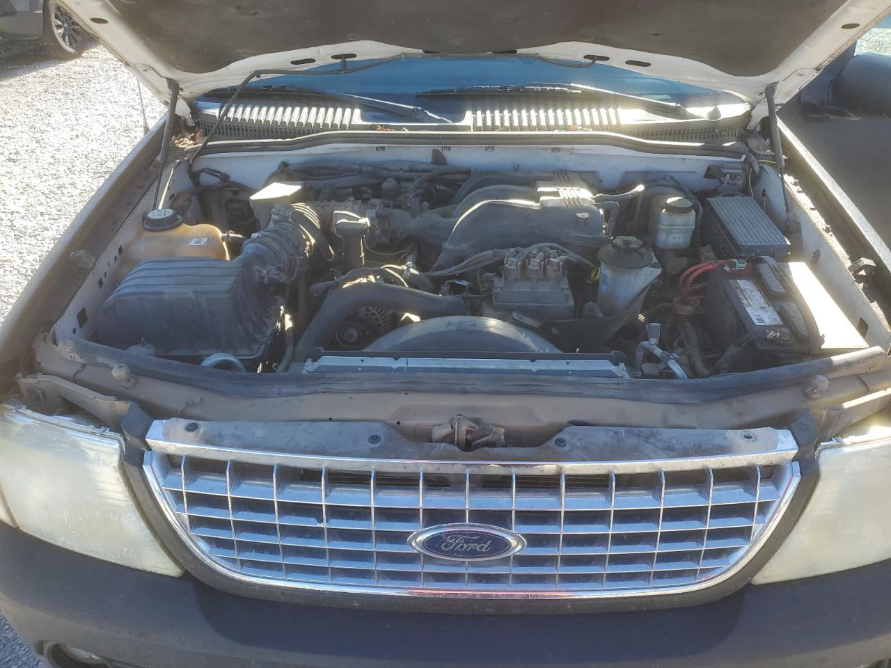 2005 Ford Explorer - Image 12