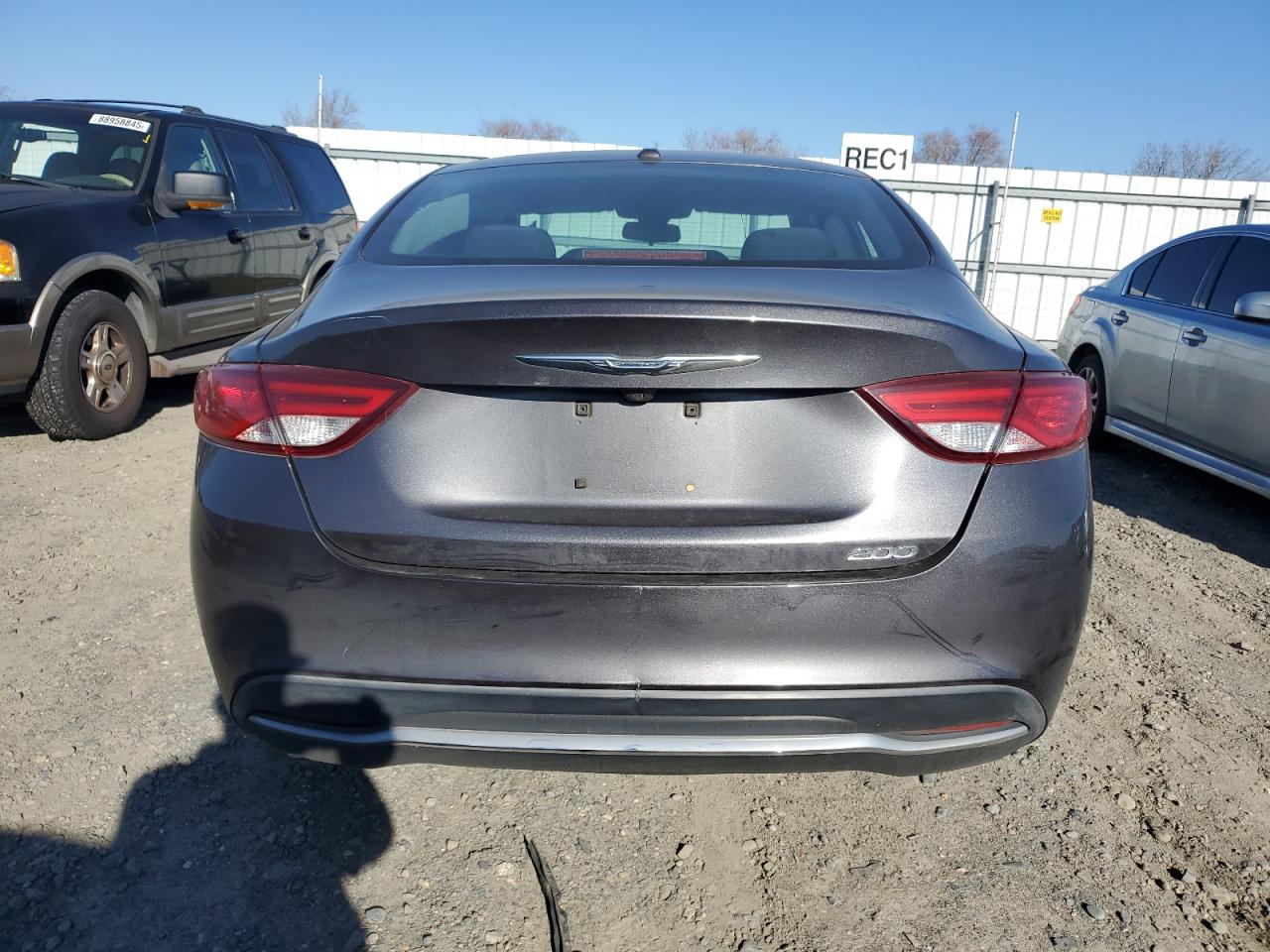 VIN 1C3CCCAB9FN685184 2015 CHRYSLER 200 no.6