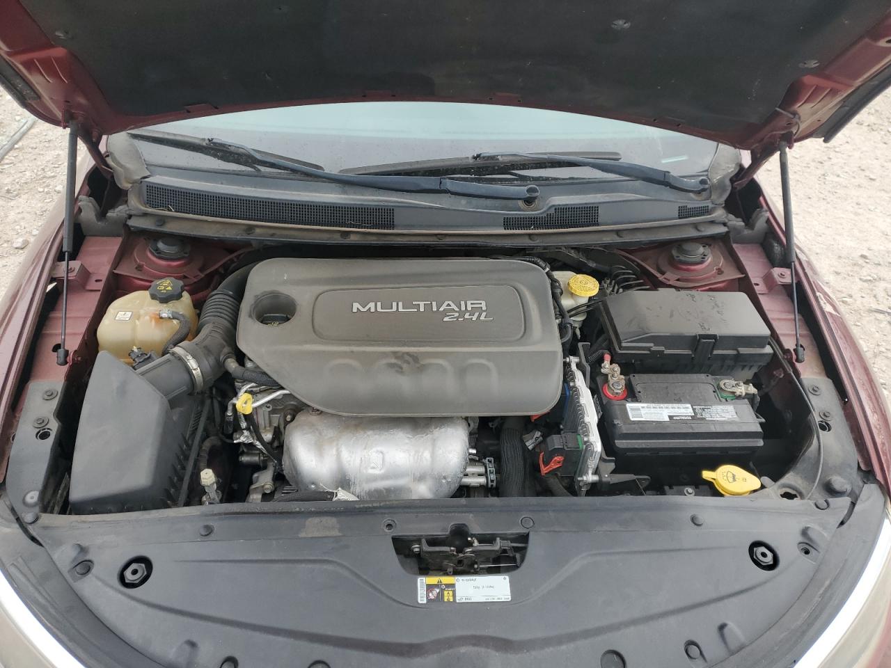 2015 Chrysler 200 - Image 13