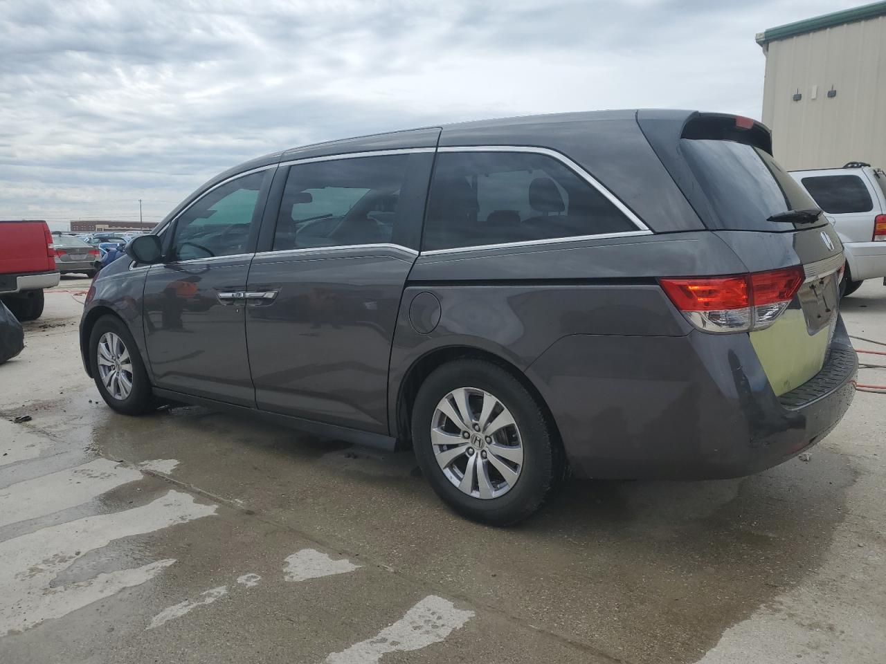 2014 Honda Odyssey - Image 2