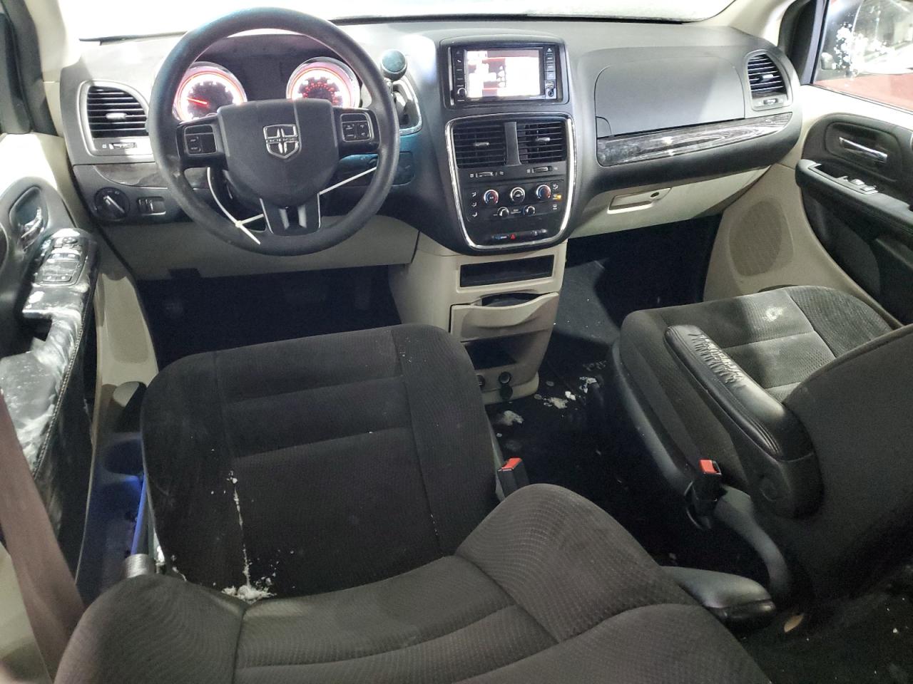 2017 Dodge Caravan - Image 8