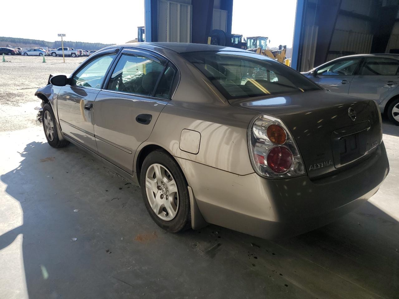 2004 Nissan Altima - Image 2
