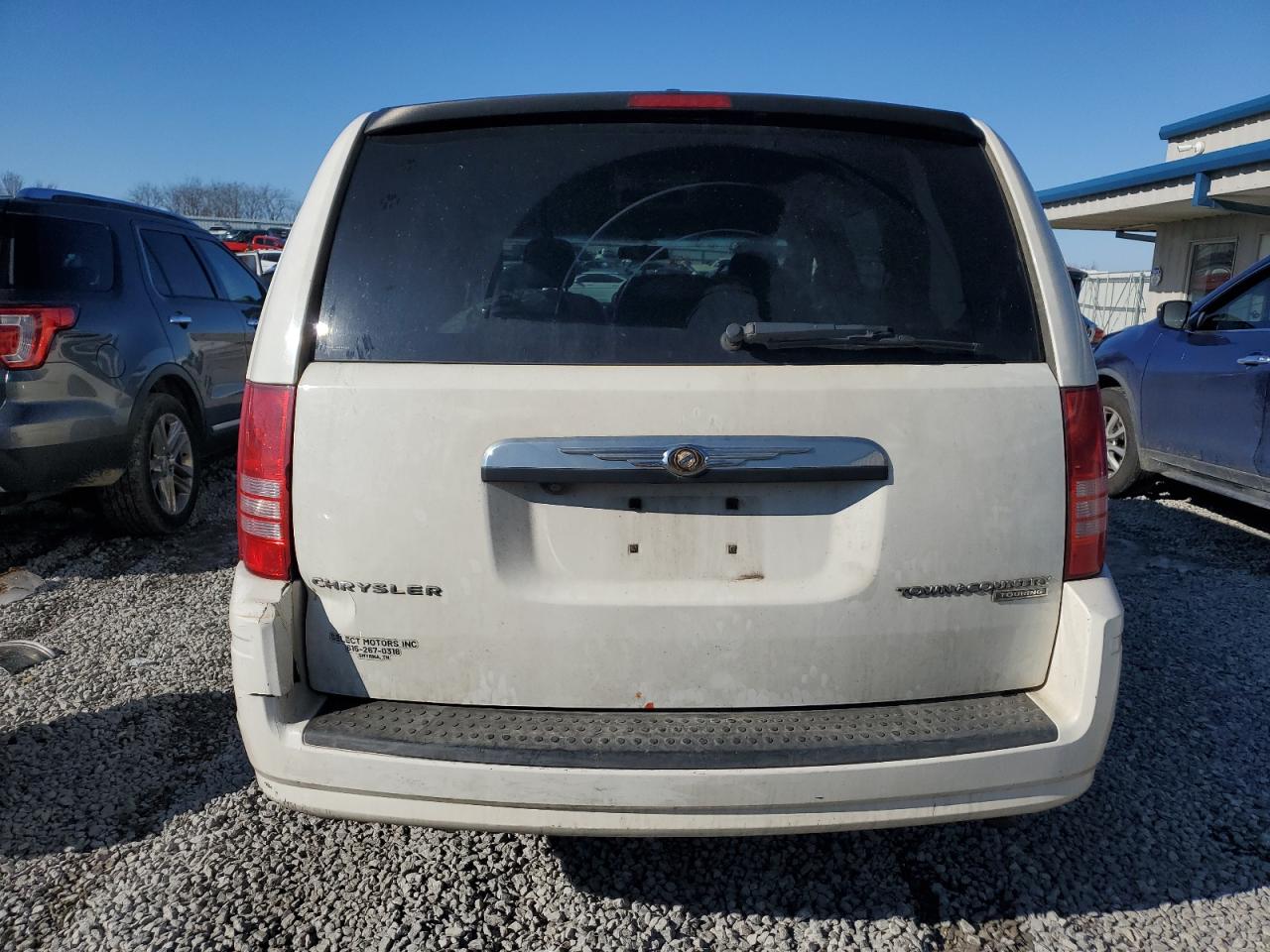 2010 Chrysler Town & Country - Image 6