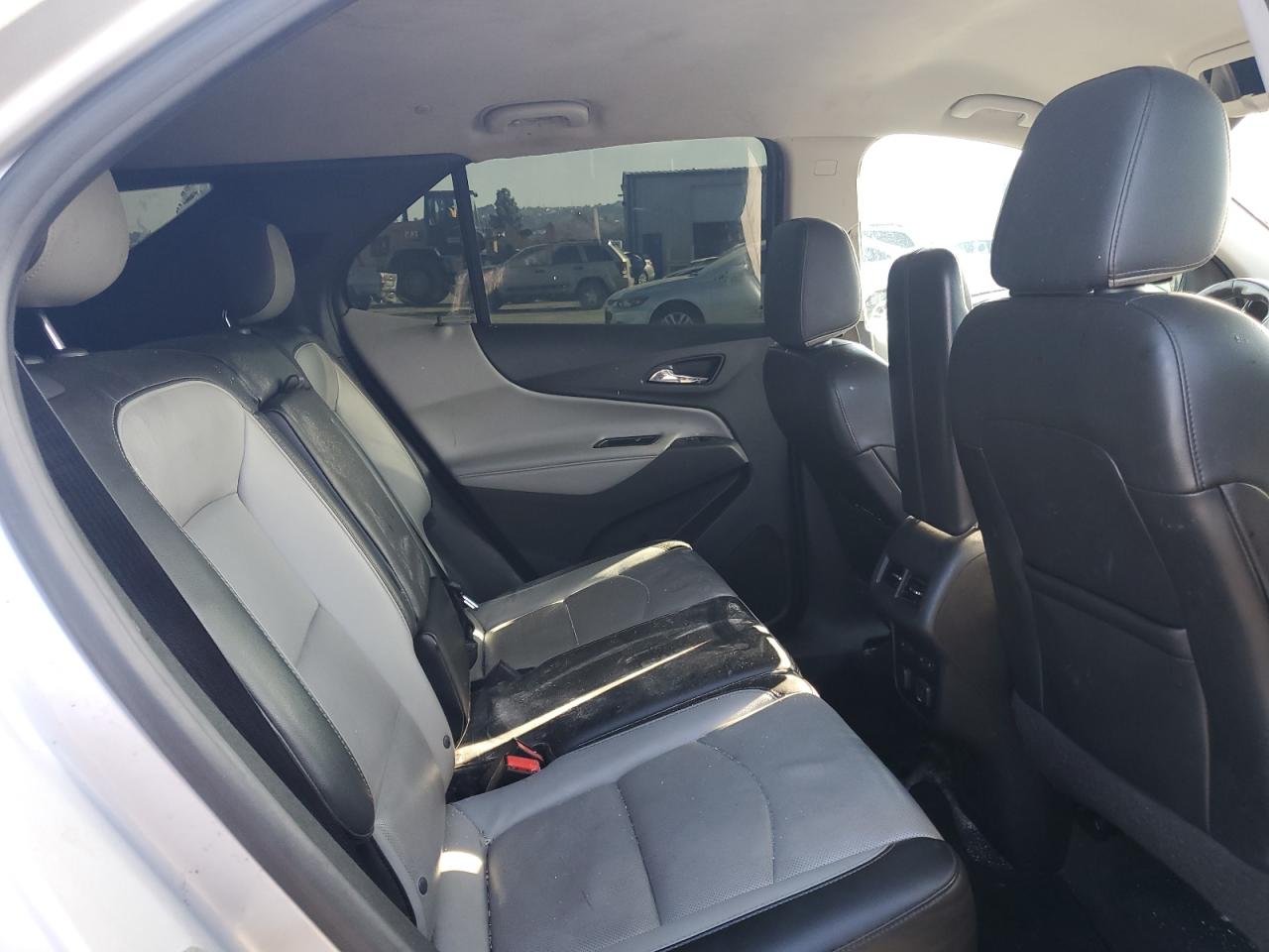 2018 Chevrolet Equinox Premier VIN: 2GNAXVEV7J6323382 Lot: 88986005