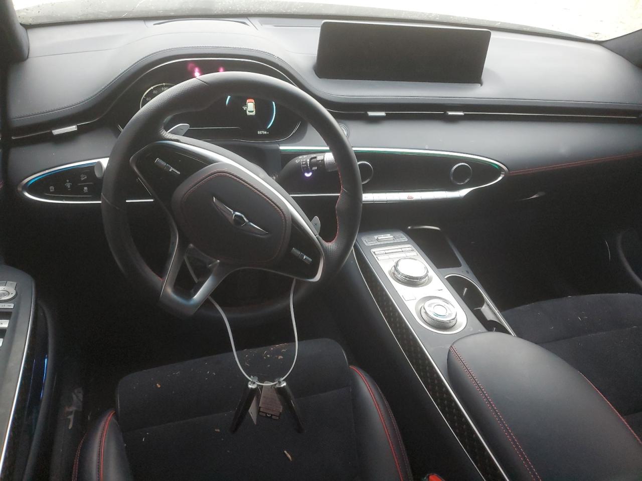 2022 Genesis GV70 - Image 8