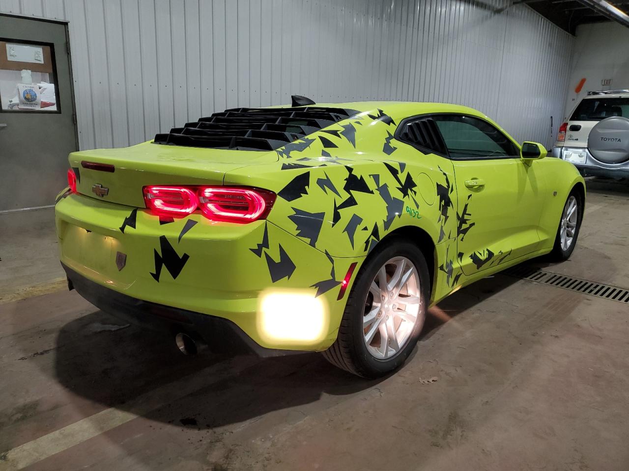 2021 Chevrolet Camaro - Image 3