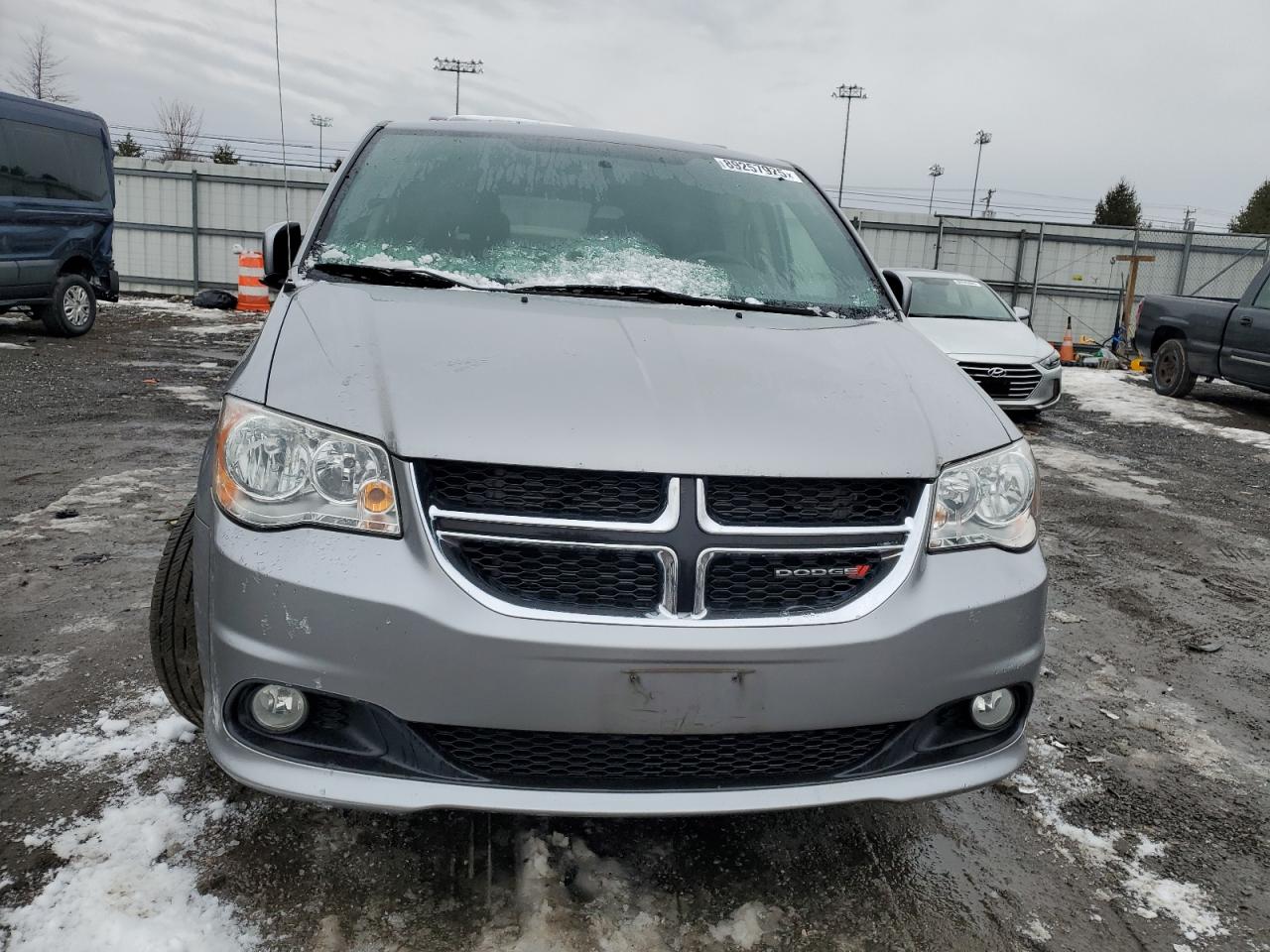 2017 Dodge Caravan - Image 5