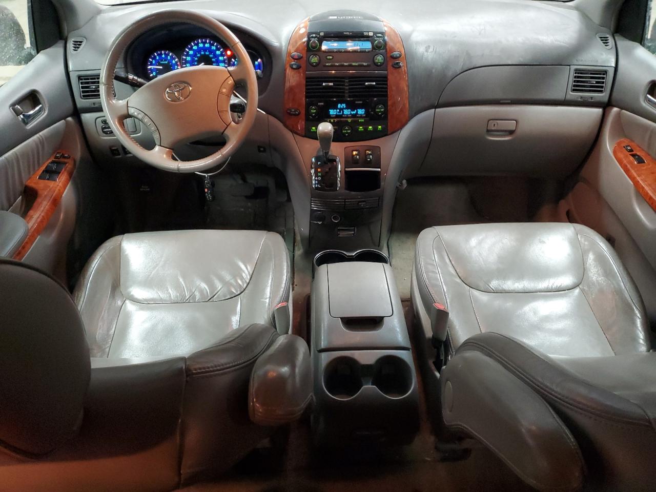 2008 Toyota Sienna - Image 8