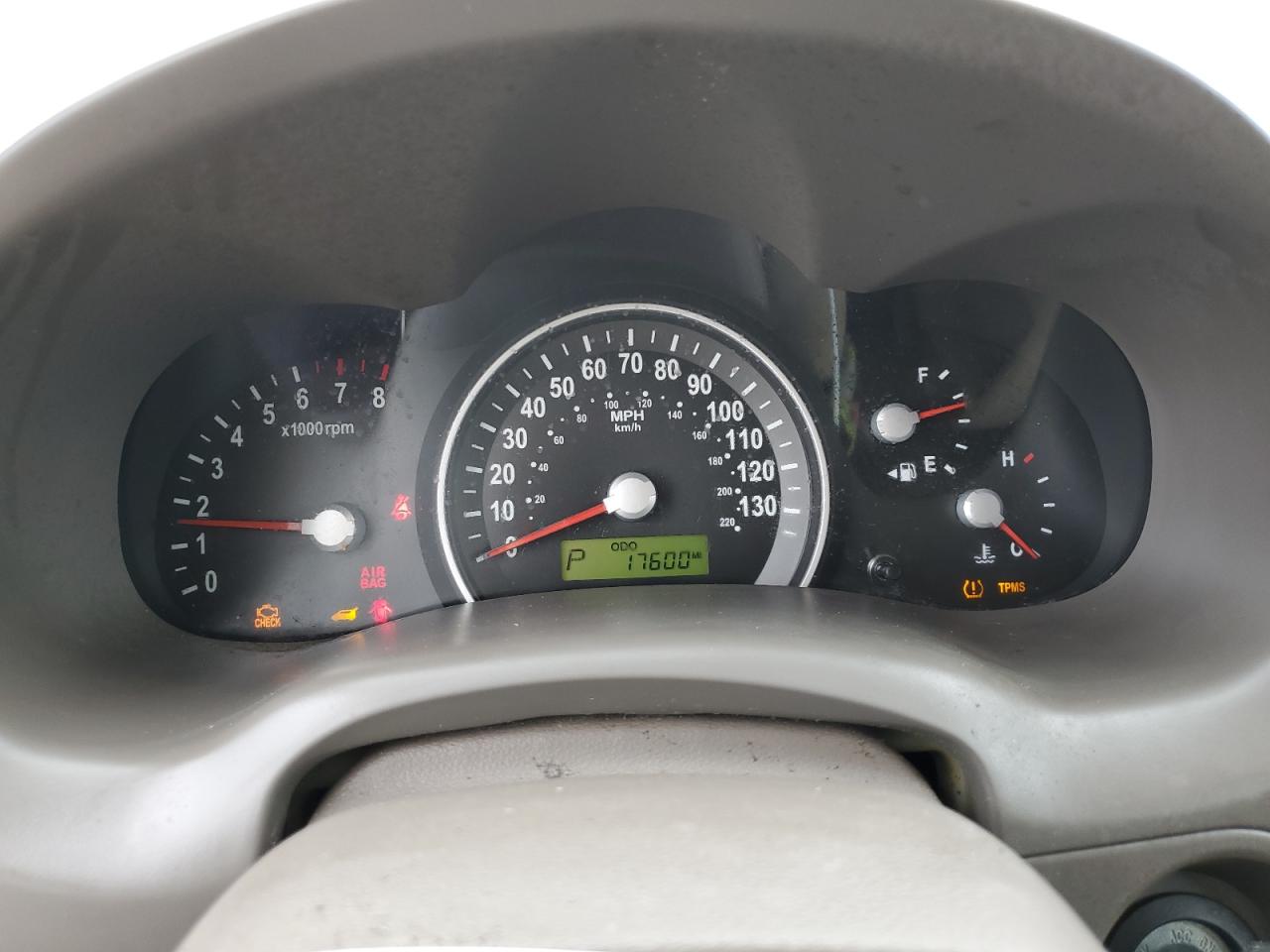 2010 Kia Sedona - Image 9