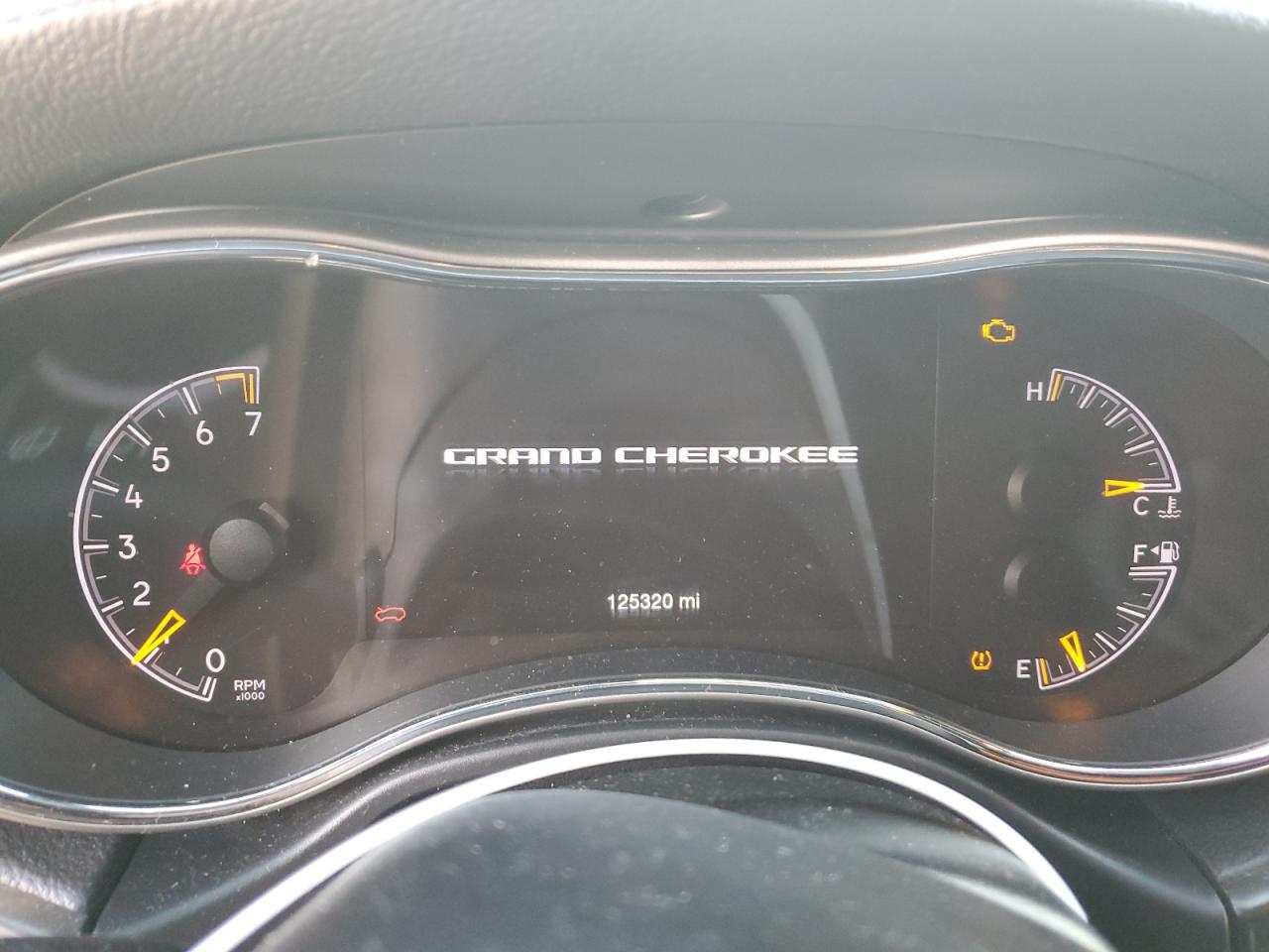 2017 Jeep Grand Cherokee - Image 9