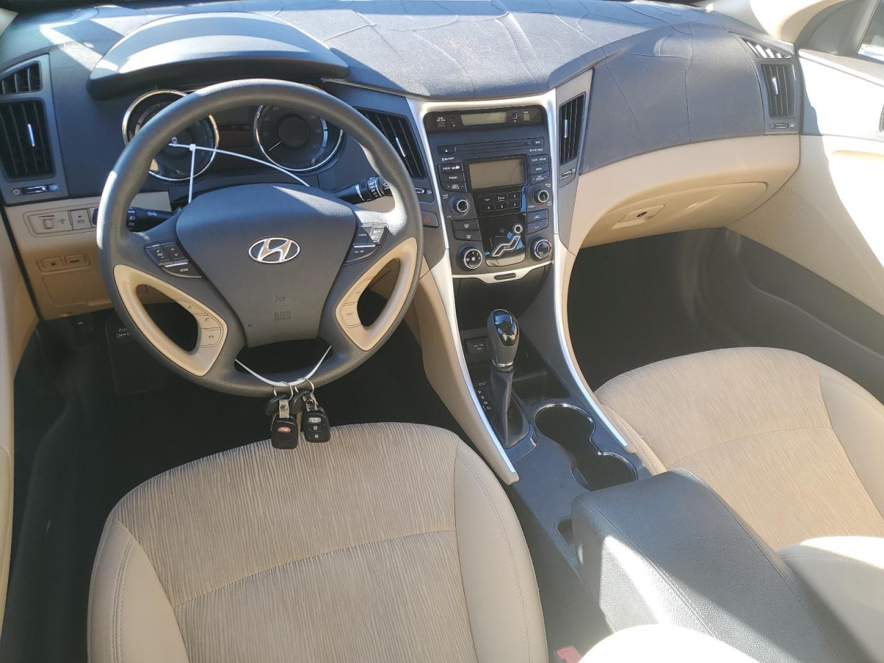 2012 Hyundai Sonata - Image 8