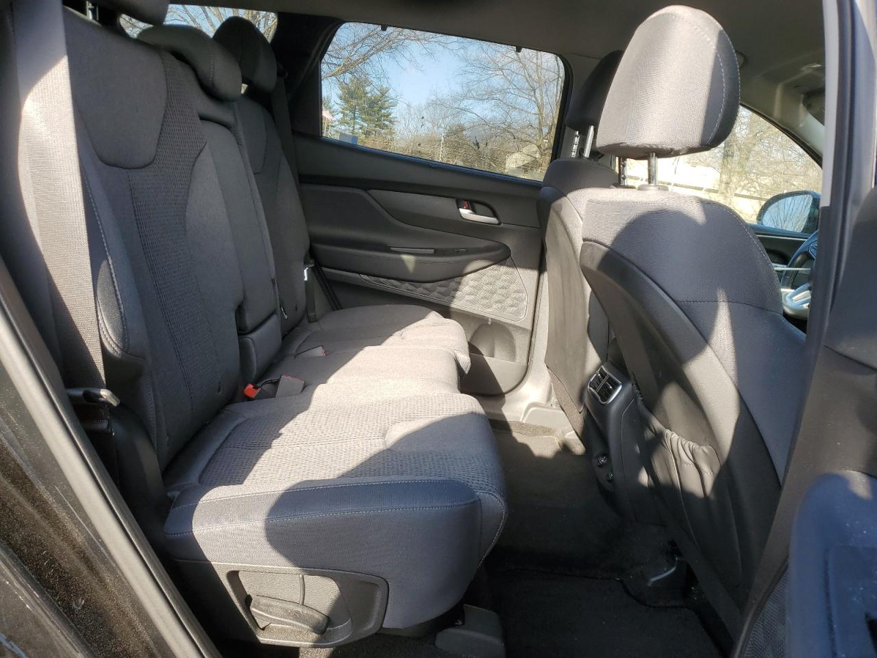2022 Hyundai Santa Fe - Image 11