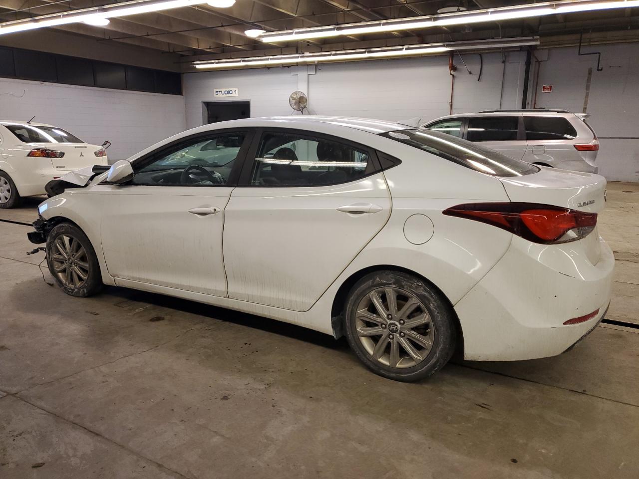 2016 Hyundai Elantra - Image 2