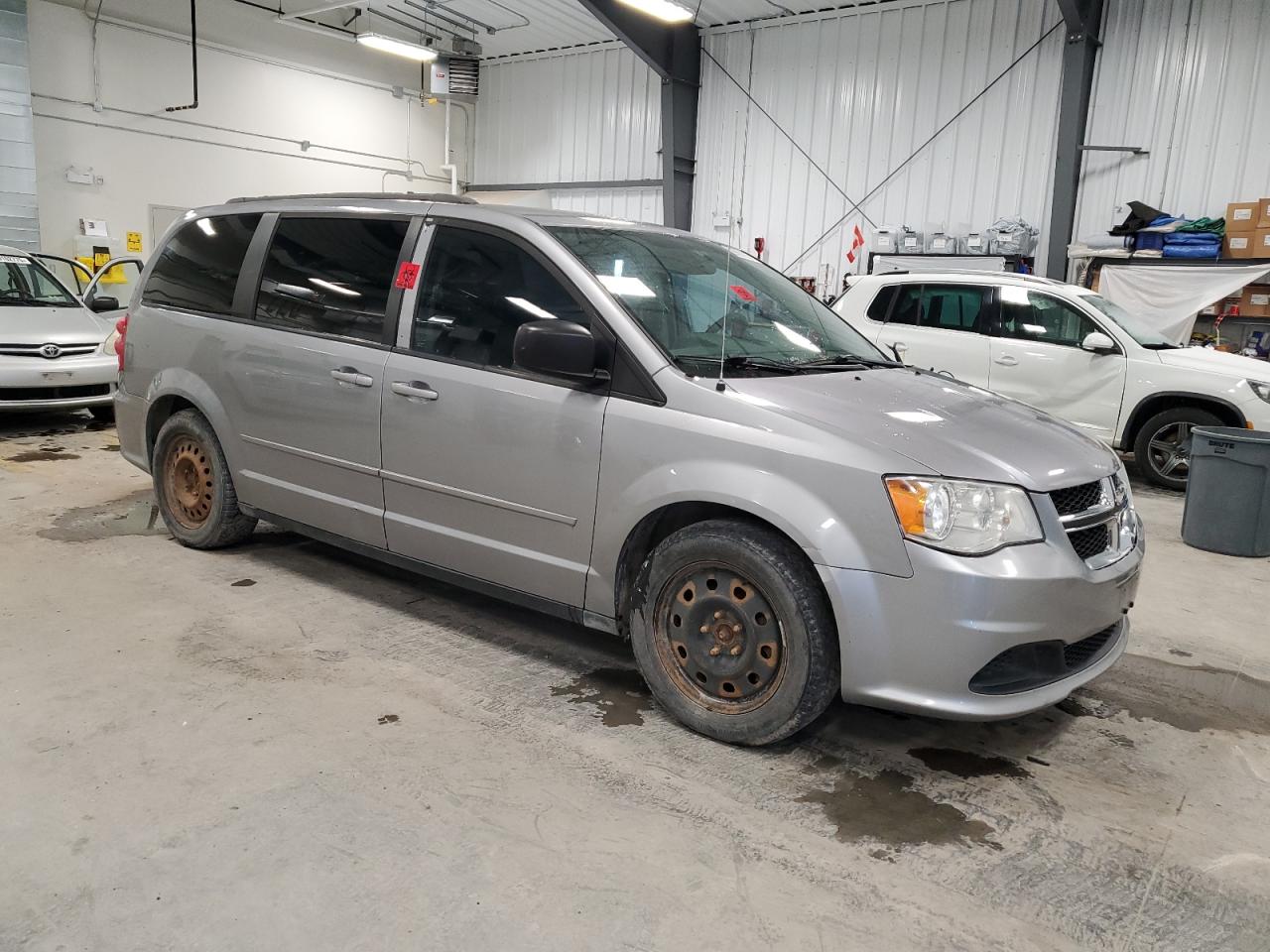 2015 Dodge Caravan - Image 4