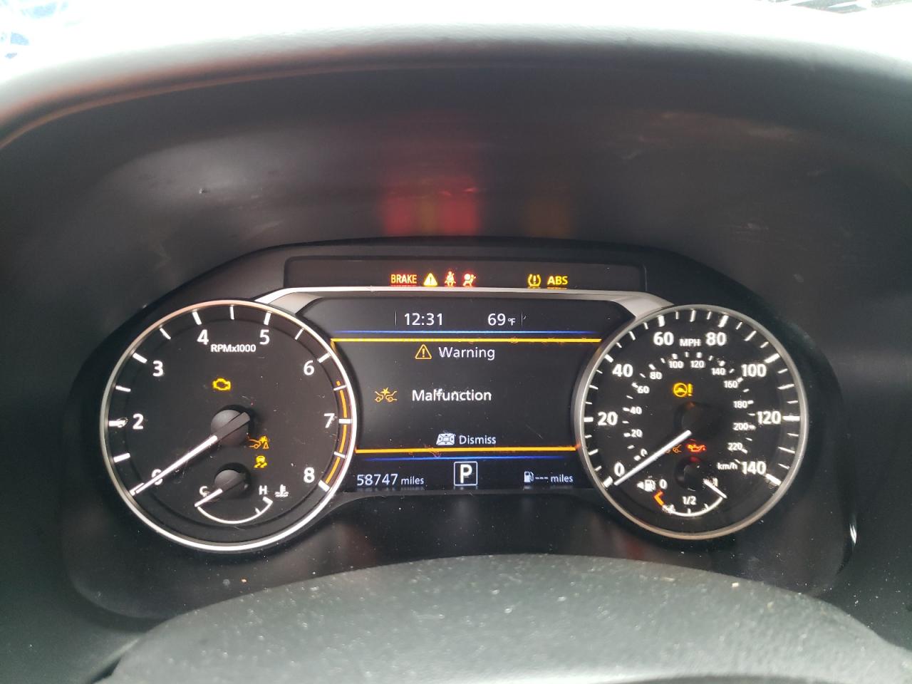 2020 Nissan Altima - Image 9