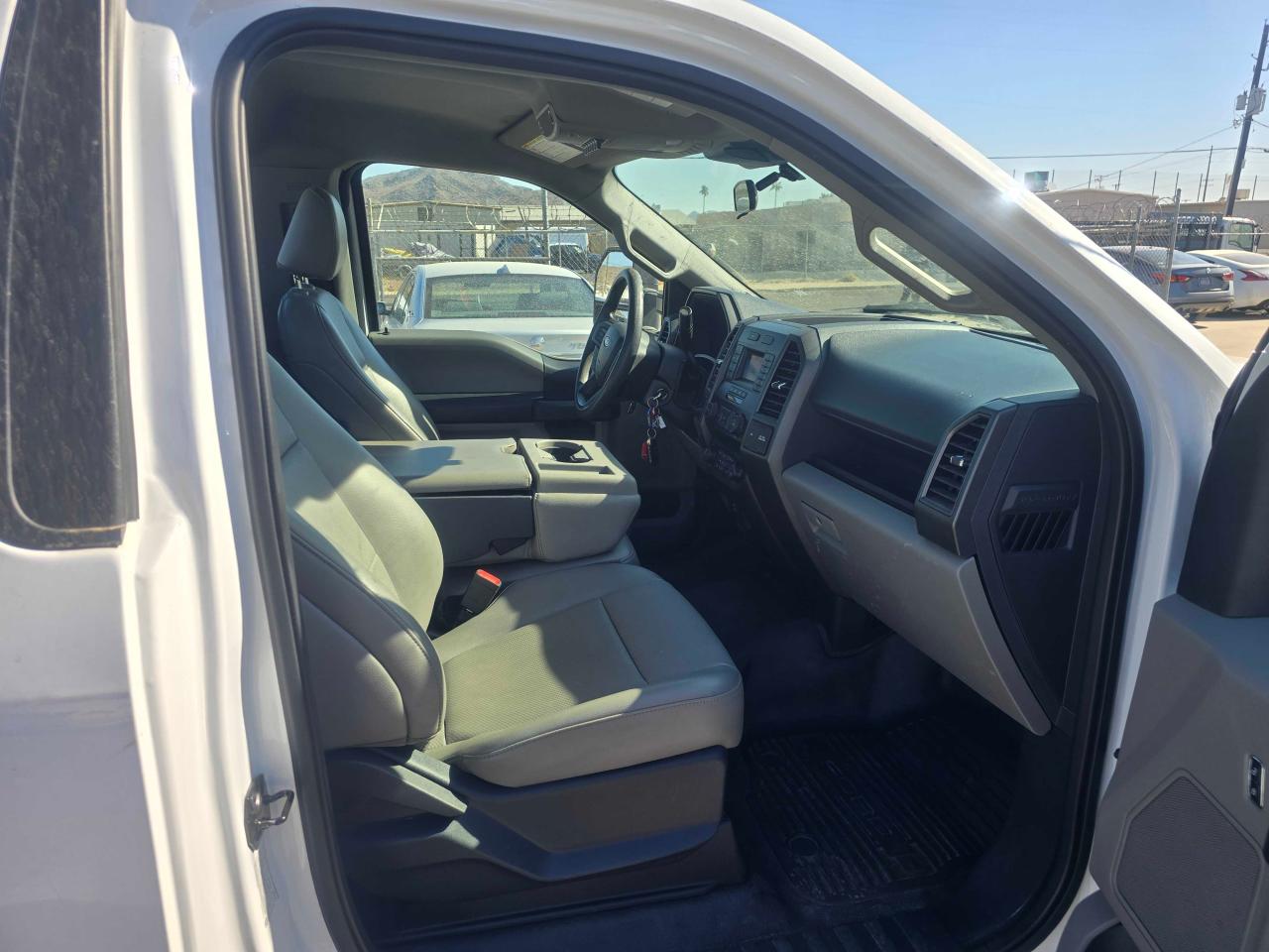 2022 Ford F350 - Image 5