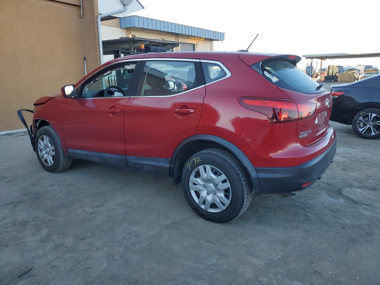 2018 Nissan Rogue - Image 2