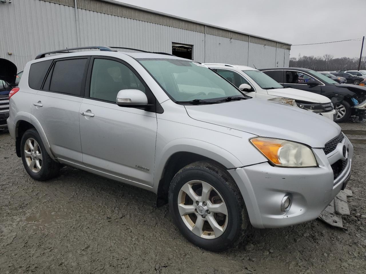 2010 Toyota RAV 4 - Image 4